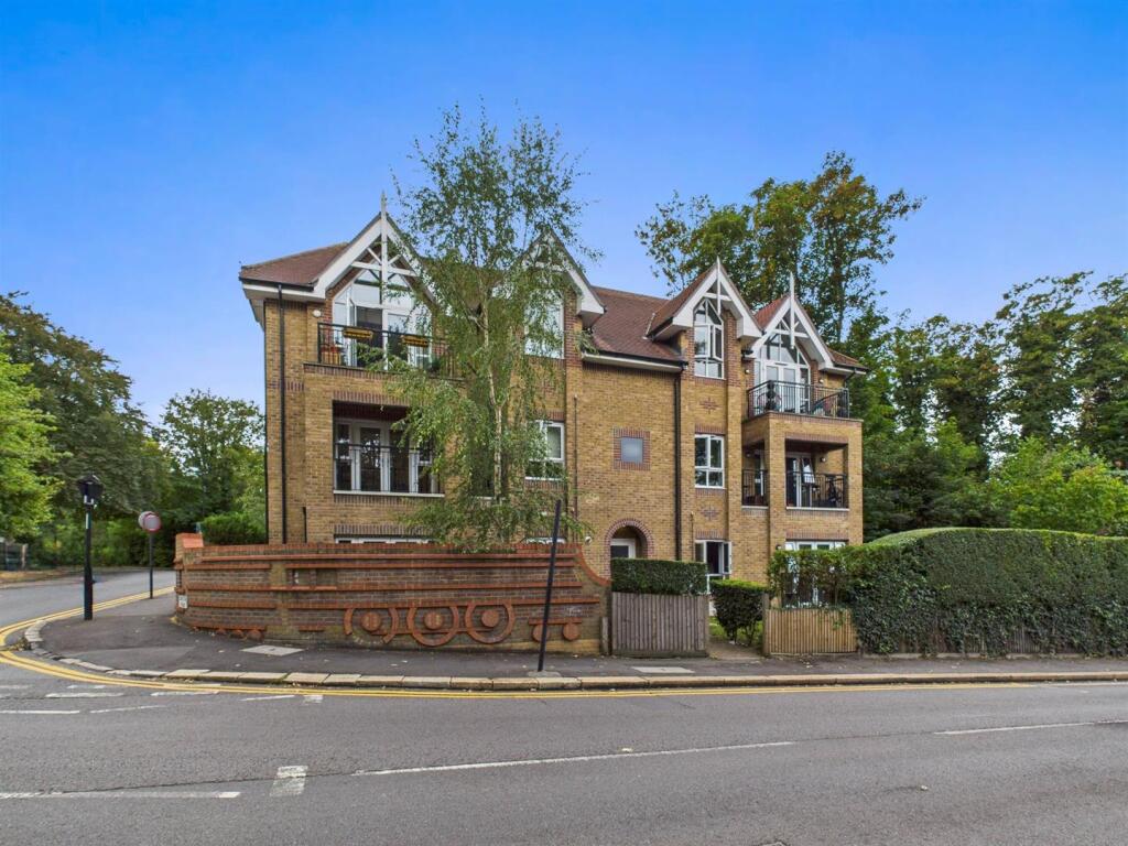 Main image of property: Selsdon Road, South Croydon