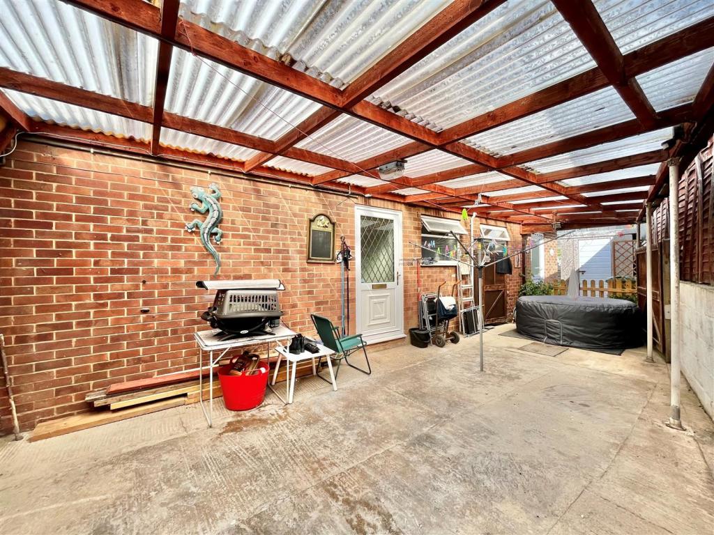 2 bedroom semidetached bungalow for sale in Thoresby Avenue, Tuffley