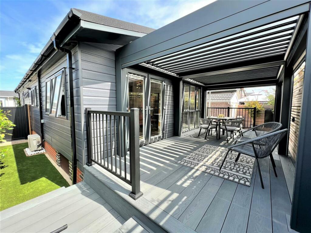 2 bedroom park home for sale in Orchard Park, Twigworth, Gloucester, GL2