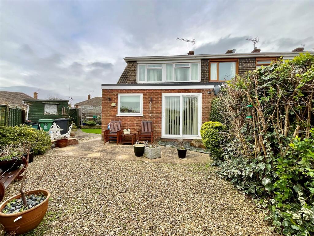 3 bedroom end of terrace house for sale in Thoresby Avenue, Tuffley