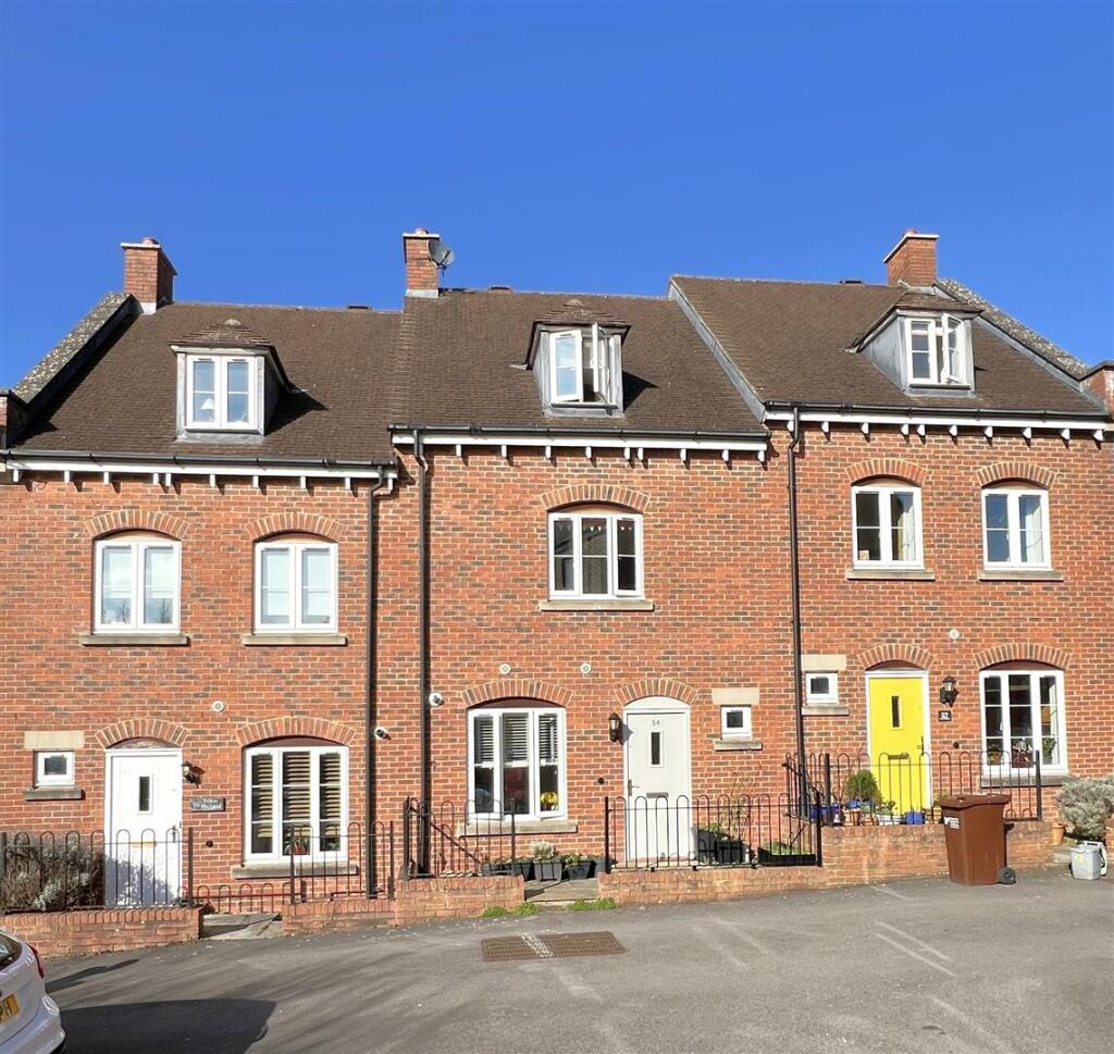 3 bedroom terraced house for sale in Home Orchard, Ebley, Stroud, GL5