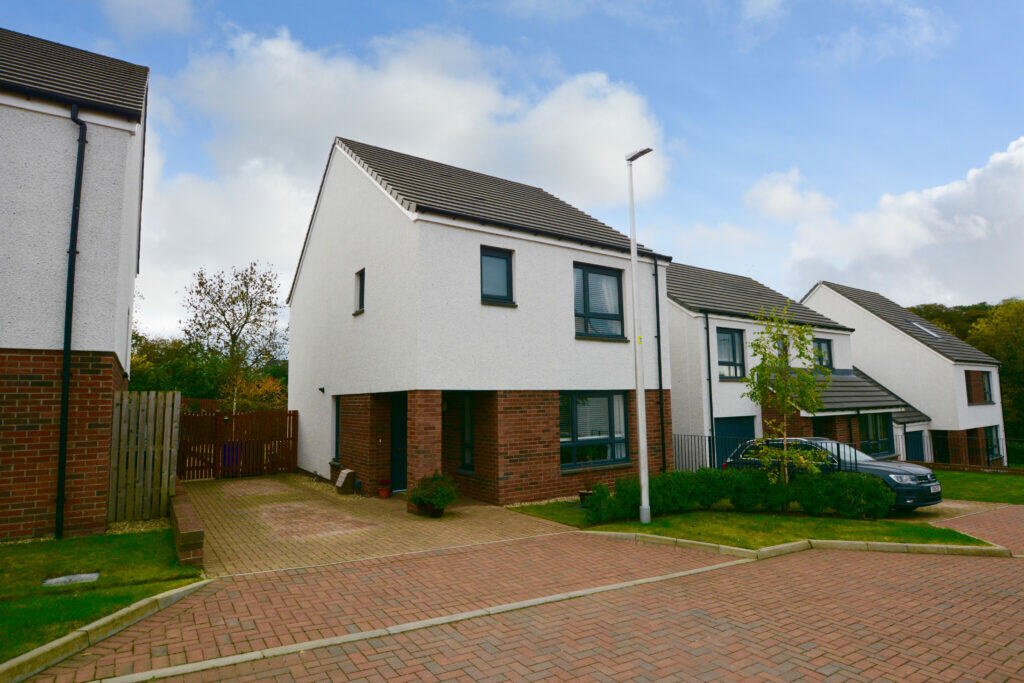 3 bedroom detached house for sale in 3 Badger Lane Symington KA1