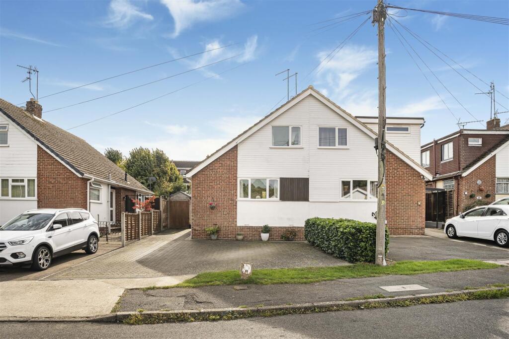 Main image of property: The Willows, Daventry, NN11