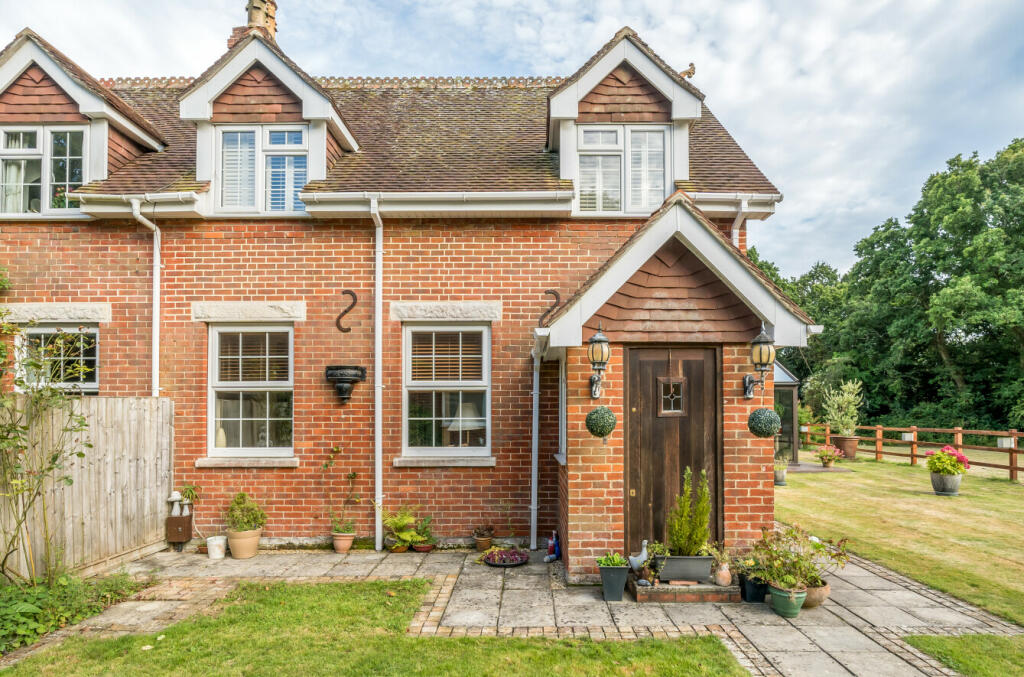 Additional property image - Dark Lane, Hinton, BH23