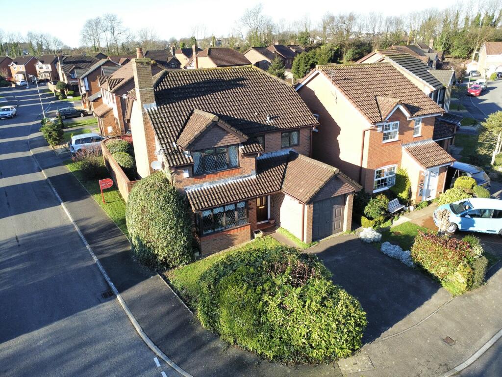 4 bedroom detached house for sale in Picton Gardens, Bridgend, Bridgend