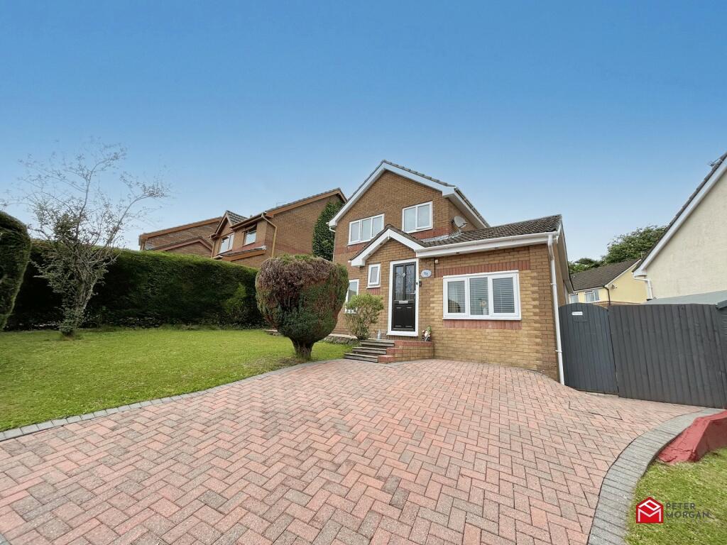 3 bedroom detached house for sale in Rowans Lane, Bryncethin, Bridgend