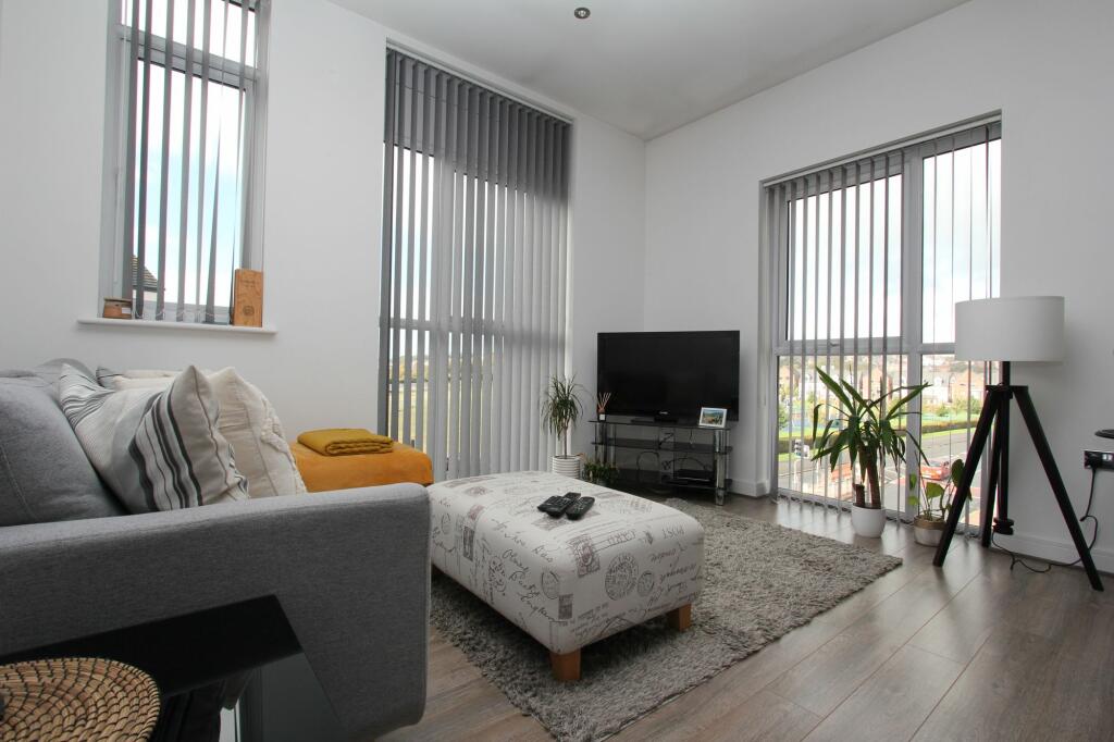 Additional property image - Heol Finch, Barry, CF62