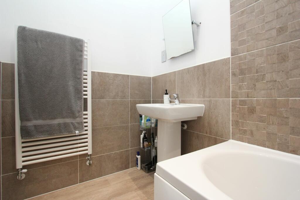 Additional property image - Heol Finch, Barry, CF62