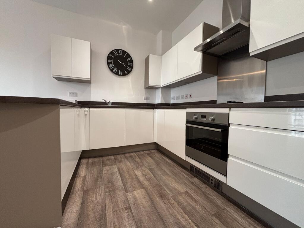 Additional property image - Heol Finch, Barry, CF62
