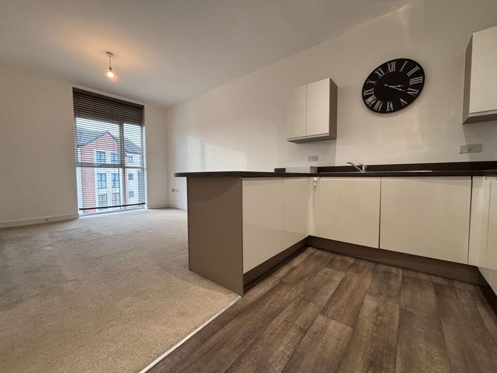 Additional property image - Heol Finch, Barry, CF62
