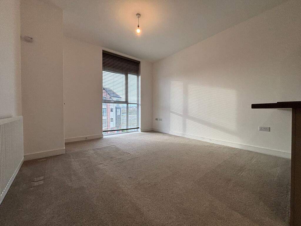 Additional property image - Heol Finch, Barry, CF62