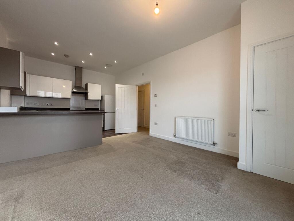 Additional property image - Heol Finch, Barry, CF62