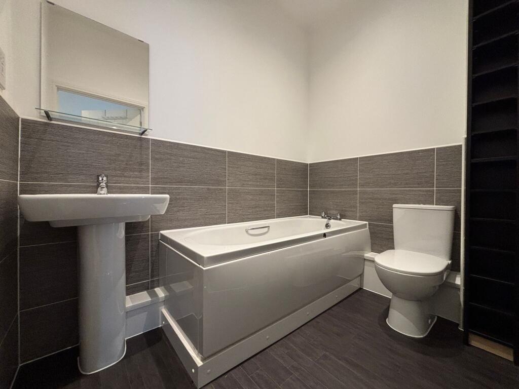 Additional property image - Heol Finch, Barry, CF62