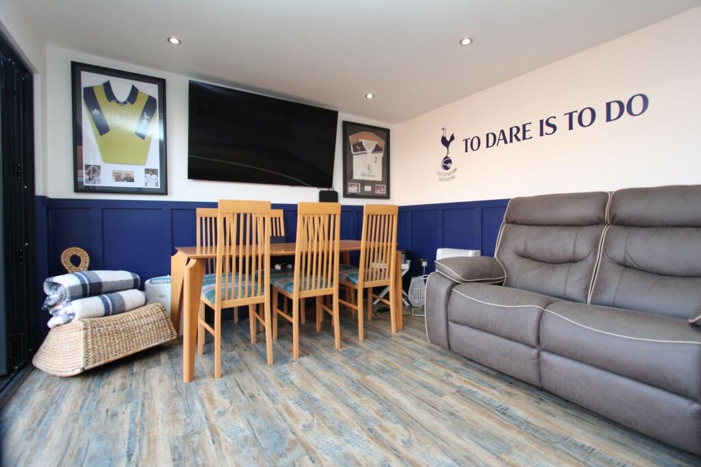 Additional property image - Lon Fferm Felin, Barry, CF62