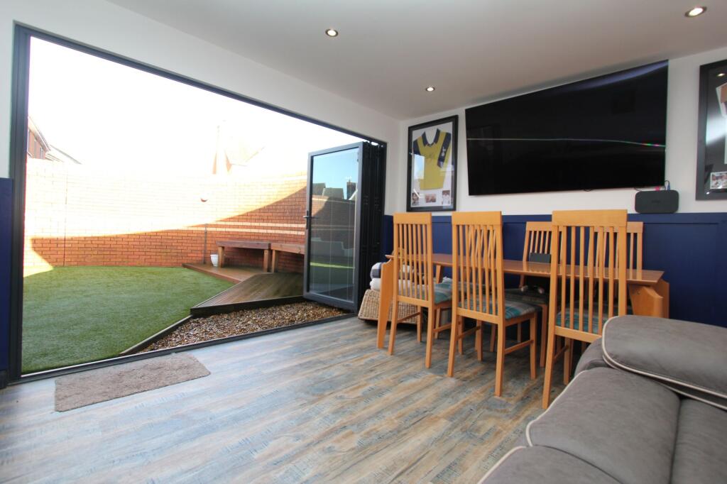 Additional property image - Lon Fferm Felin, Barry, CF62