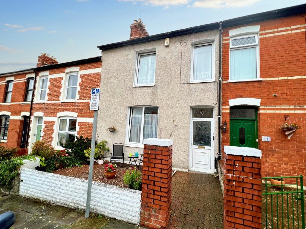 3 bedroom terraced house for sale in Ivy Street, Penarth, CF64