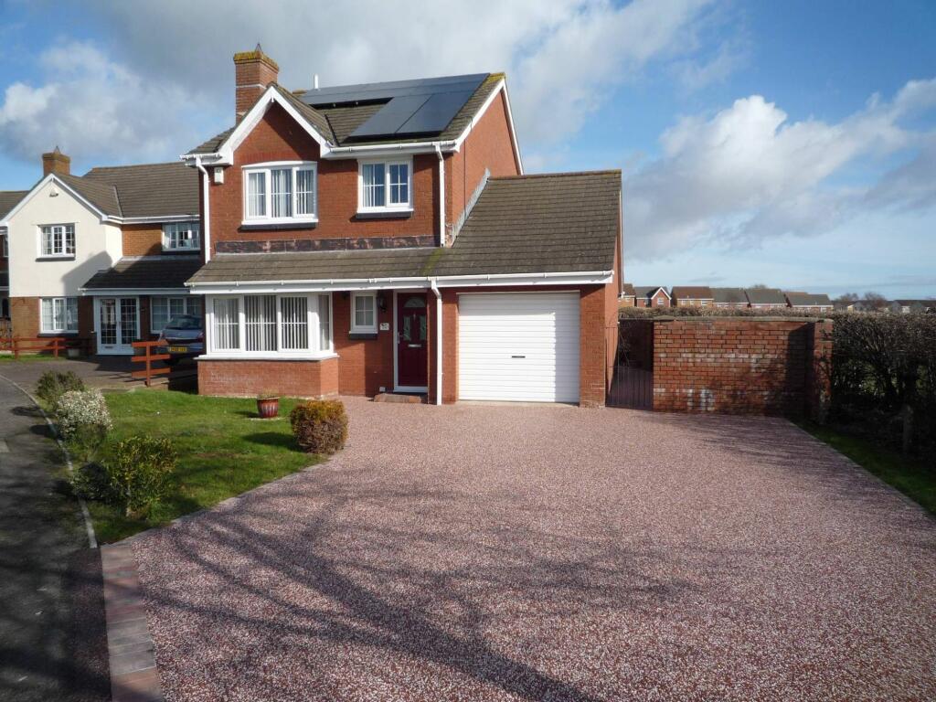4 bedroom detached house for sale in Celtic Way, Rhoose, CF62