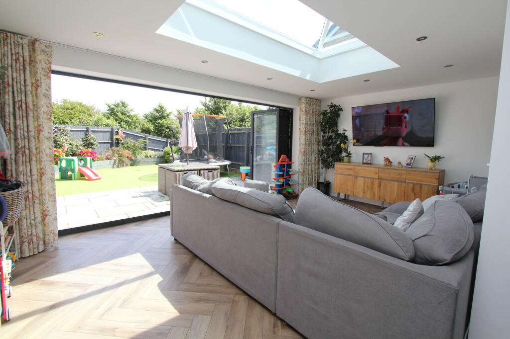 4 bedroom detached house for sale in Rhoose Way, Rhoose, CF62 3FB, CF62