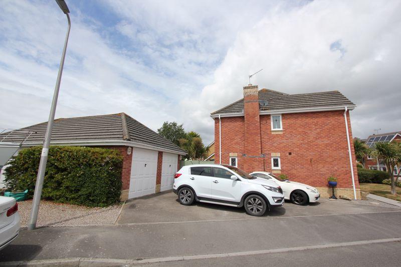 4 bedroom detached house for sale in Cilgant Y Meillion, Rhoose Point