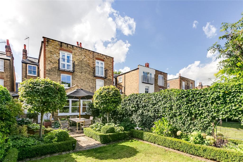 6 bedroom semidetached house for sale in Baronsmead Road, Barnes