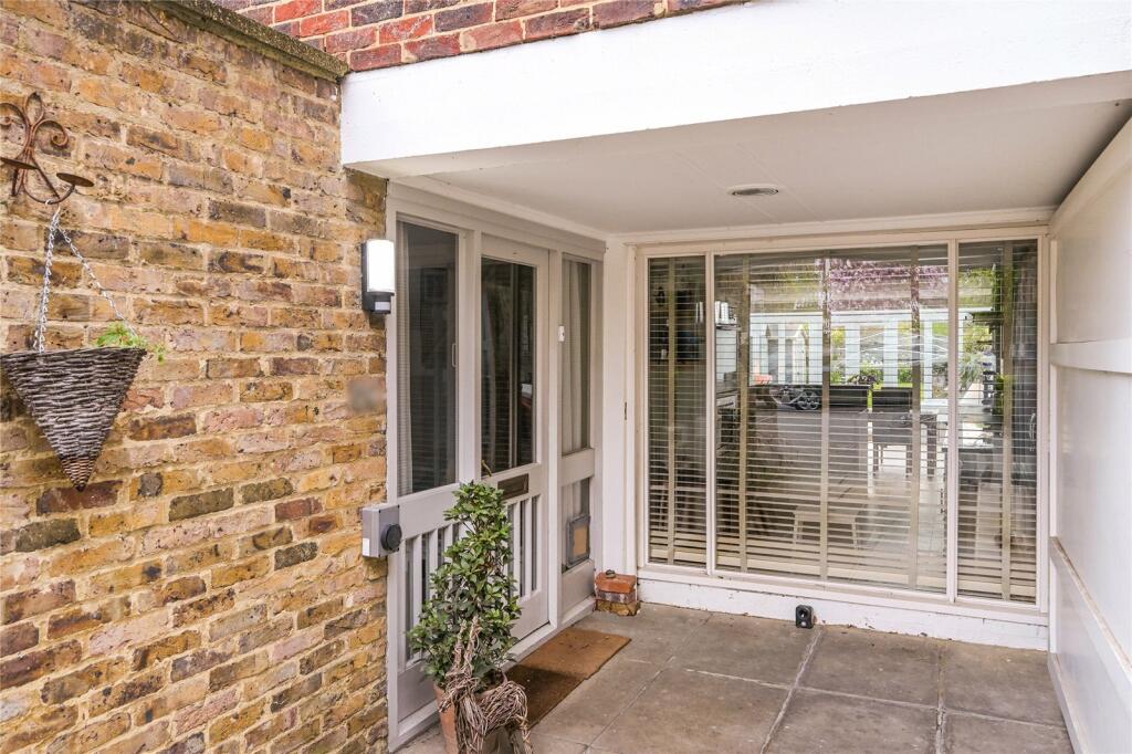 4 bedroom terraced house for sale in Chiswick Staithe, Hartington Road