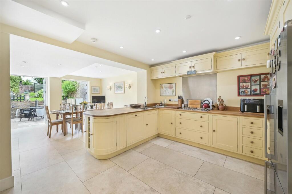 4 bedroom terraced house for sale in St. Elmo Road, London, W12