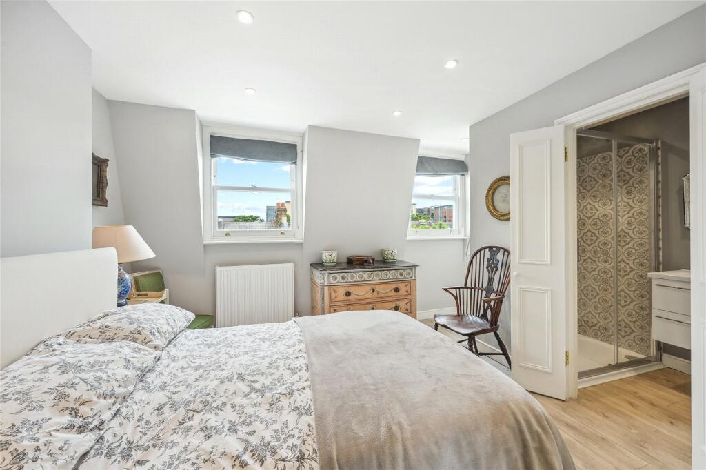 4 bedroom terraced house for sale in St. Elmo Road, London, W12