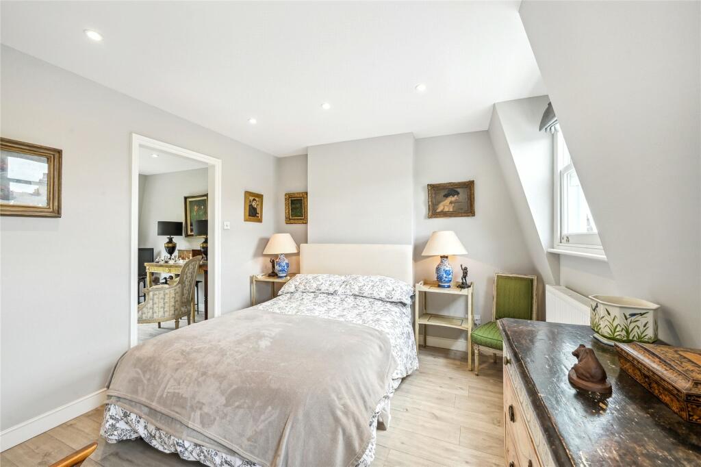 4 bedroom terraced house for sale in St. Elmo Road, London, W12