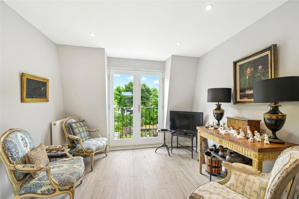 4 bedroom terraced house for sale in St. Elmo Road, London, W12