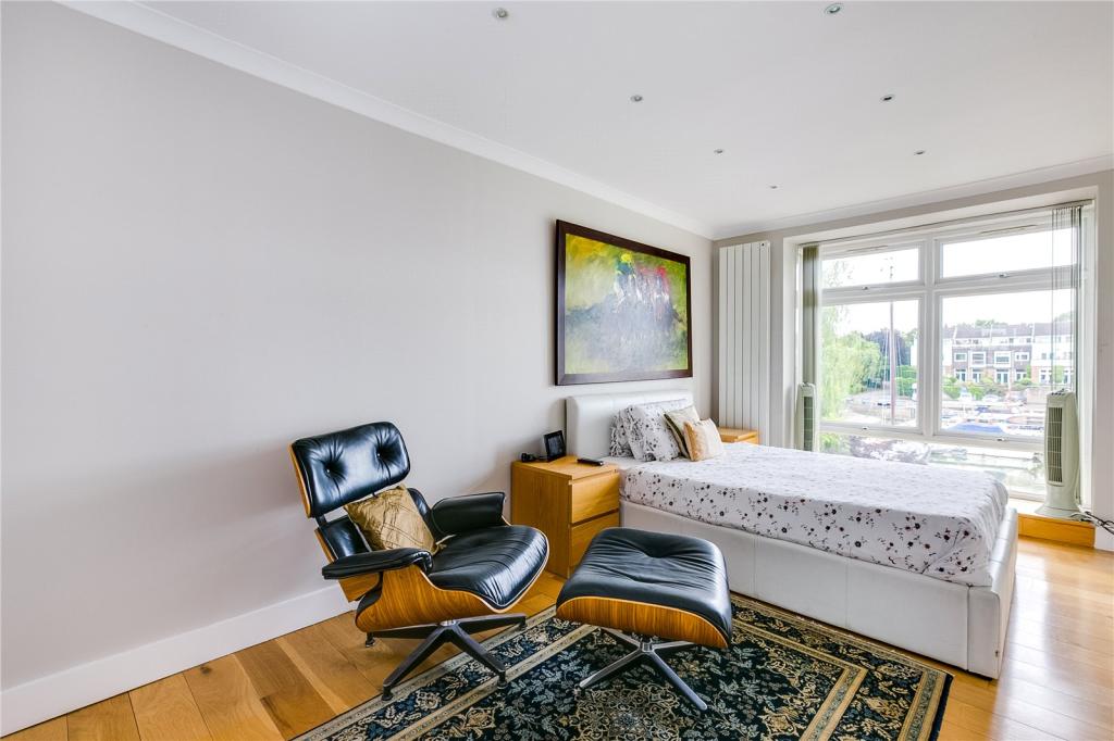 4 bedroom terraced house for sale in Chiswick Quay, Chiswick, London, W4