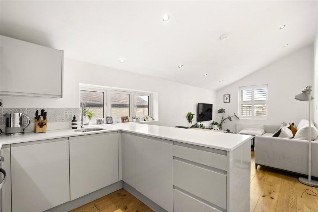 Main image of property: Chetwode Road, London, SW17