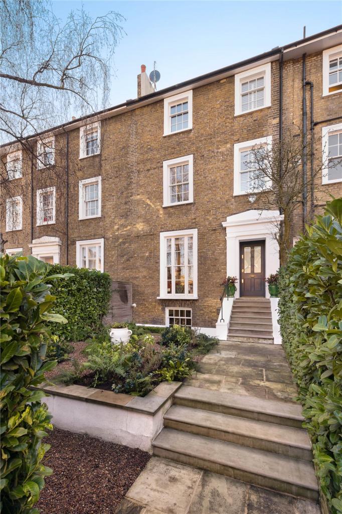 3 bedroom terraced house for sale in Larkhall Rise, London, SW4