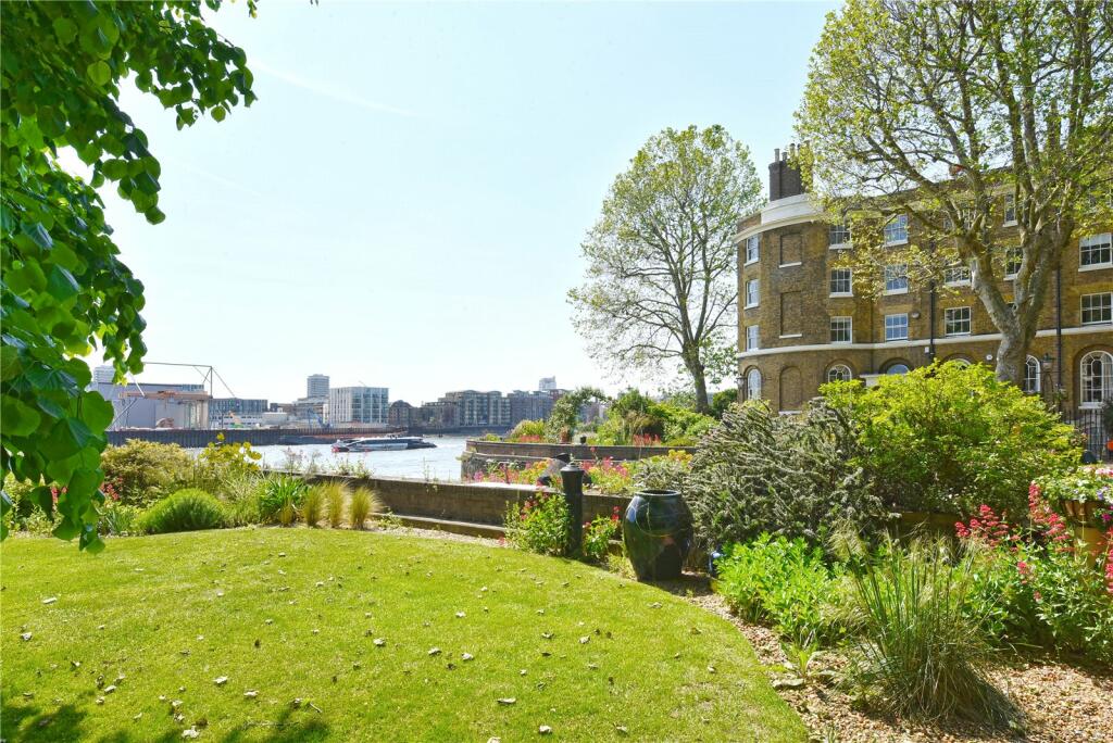 4 bedroom terraced house for sale in Pier Head, Wapping High Street
