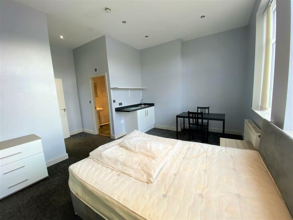 Additional property image - Gas House Yard, Oakenshaw, Bradford