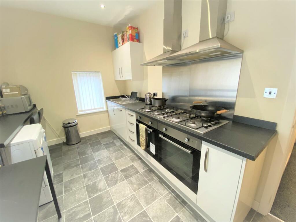 Additional property image - Gas House Yard, Oakenshaw, Bradford