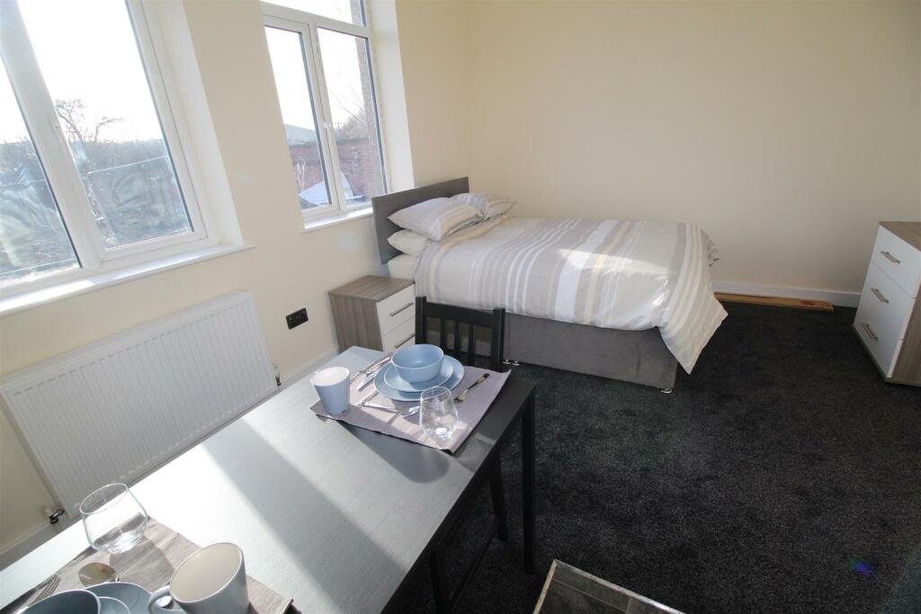 Additional property image - Gas House Yard, Oakenshaw, Bradford
