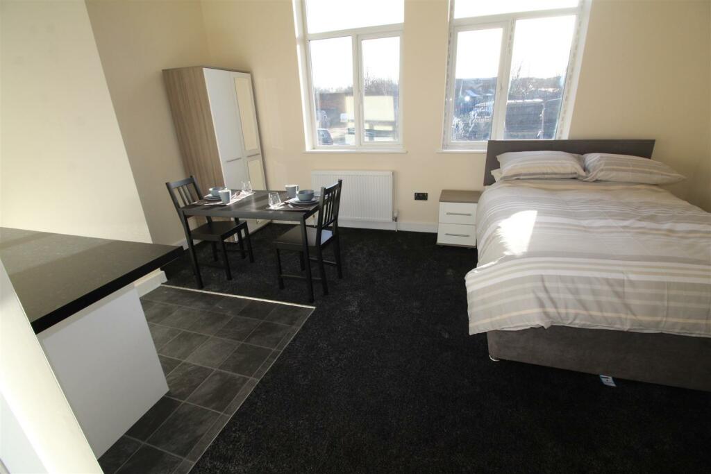 Additional property image - Gas House Yard, Oakenshaw, Bradford
