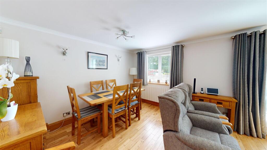 Additional property image - Cliffe Lane South, Baildon