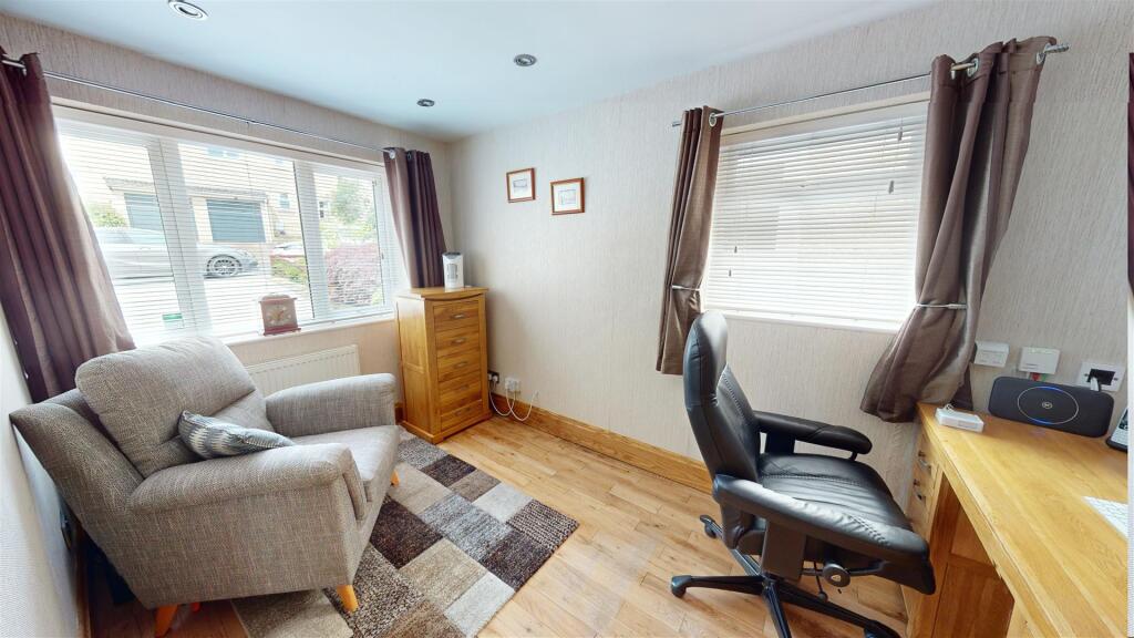 Additional property image - Cliffe Lane South, Baildon