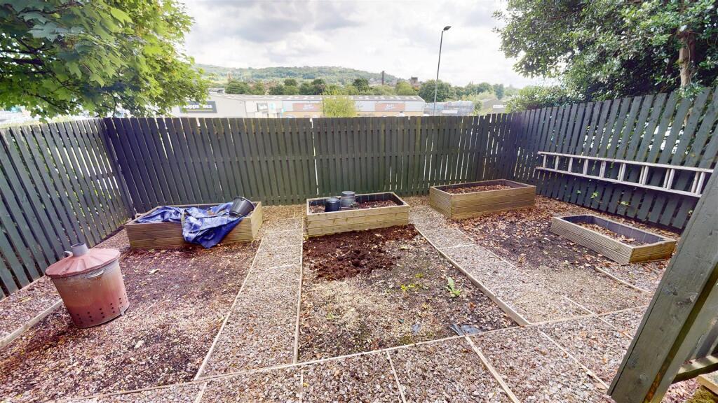 Additional property image - Cliffe Lane South, Baildon