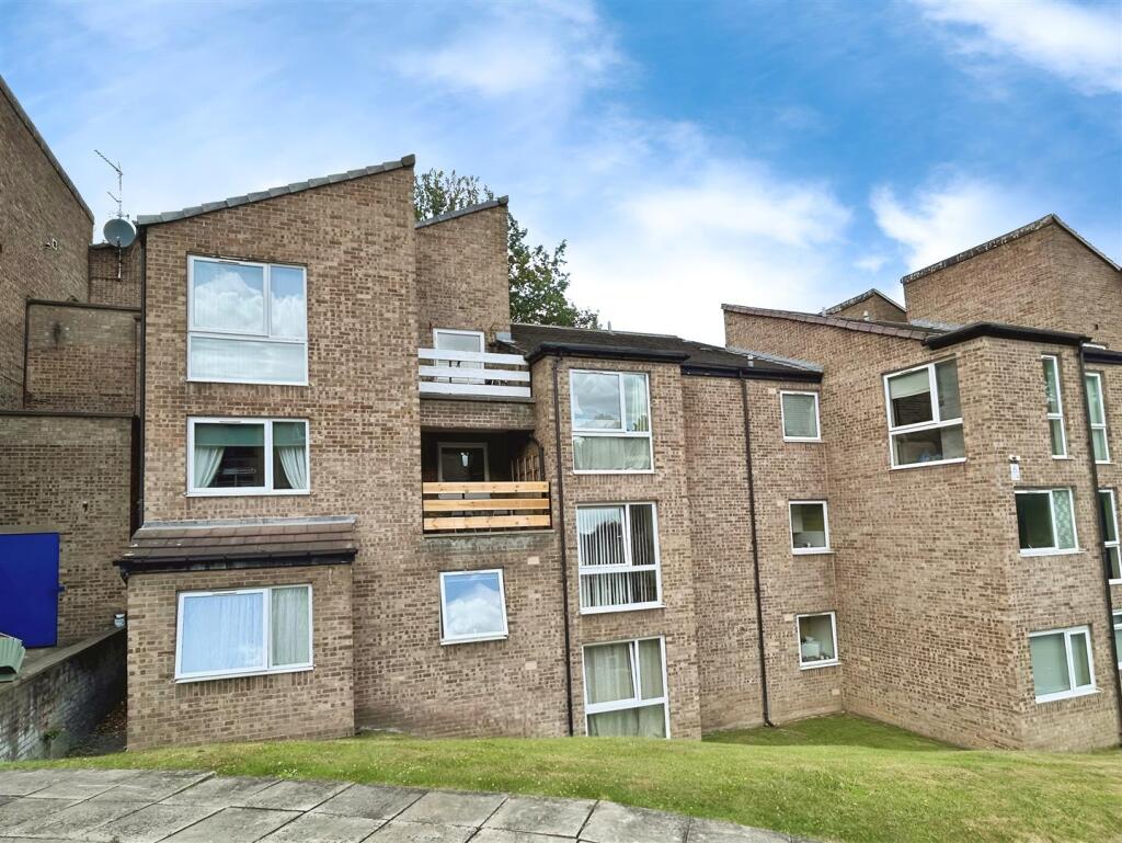 Main image of property: Frizley Gardens, Bradford