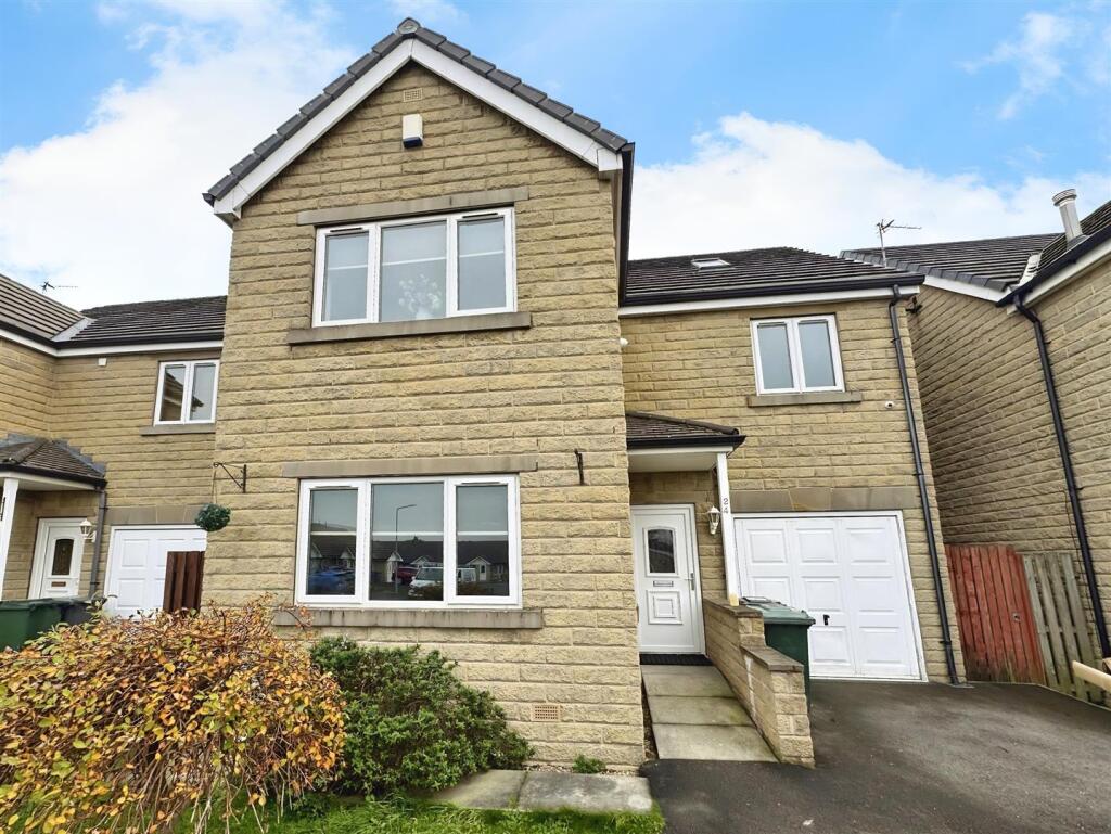 Main image of property: Oakdale Grove, Wrose, Shipley