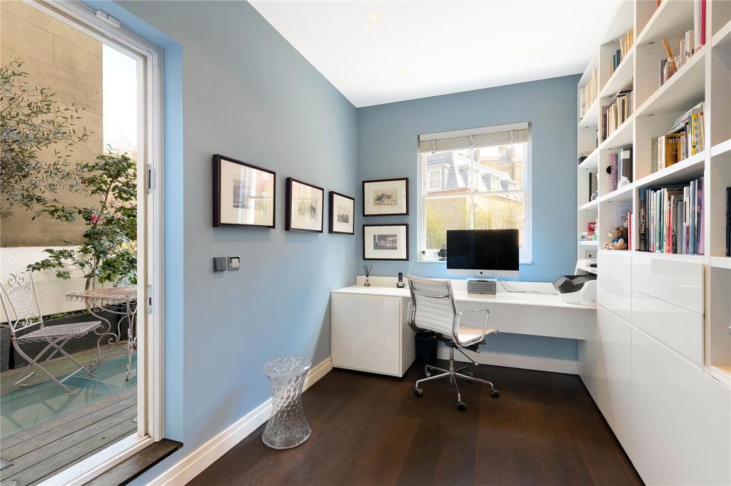 5 bedroom terraced house for sale in Lower Belgrave Street, Belgravia