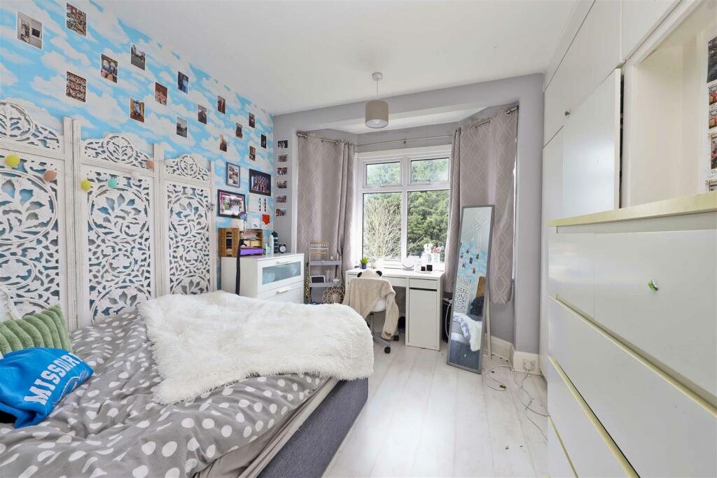 4 bedroom semidetached house for sale in St. Margarets Road, Ruislip, HA4