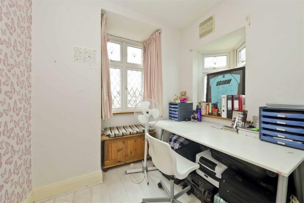 4 bedroom semidetached house for sale in St. Margarets Road, Ruislip, HA4