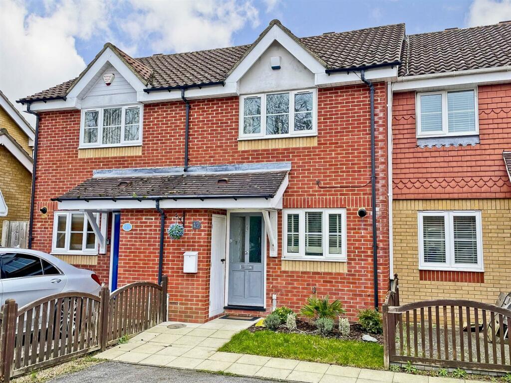 2 bedroom terraced house for sale in Lewis Close, Harefield, Uxbridge, UB9