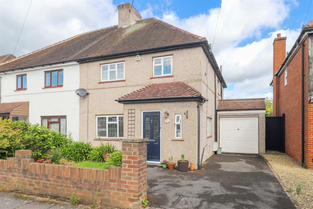 3 bedroom semidetached house for sale in Acacia Avenue, Ruislip, HA4