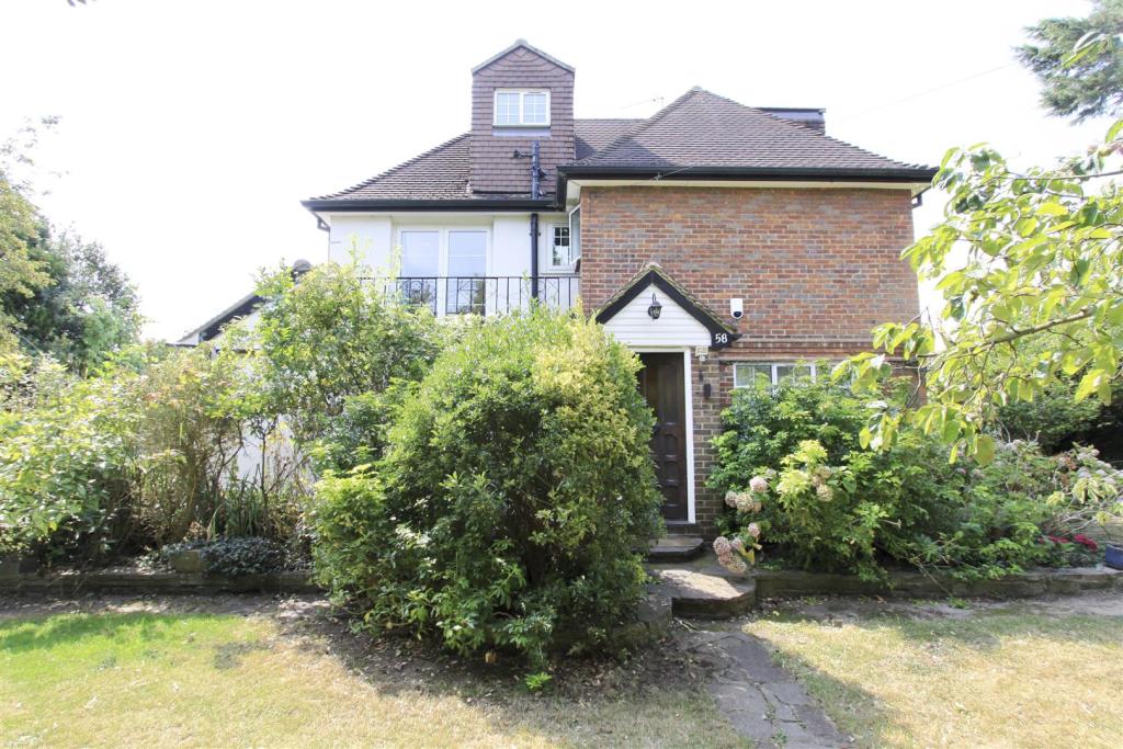 5 bedroom detached house for sale in Manor Way, Ruislip, HA4