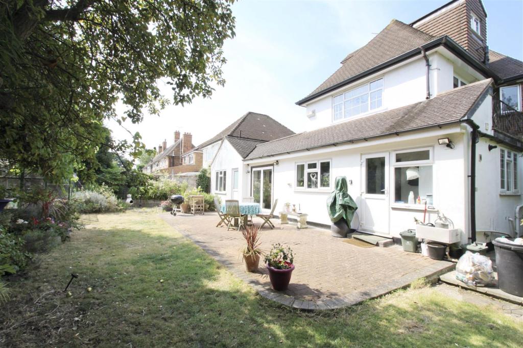 5 bedroom detached house for sale in Manor Way, Ruislip, HA4