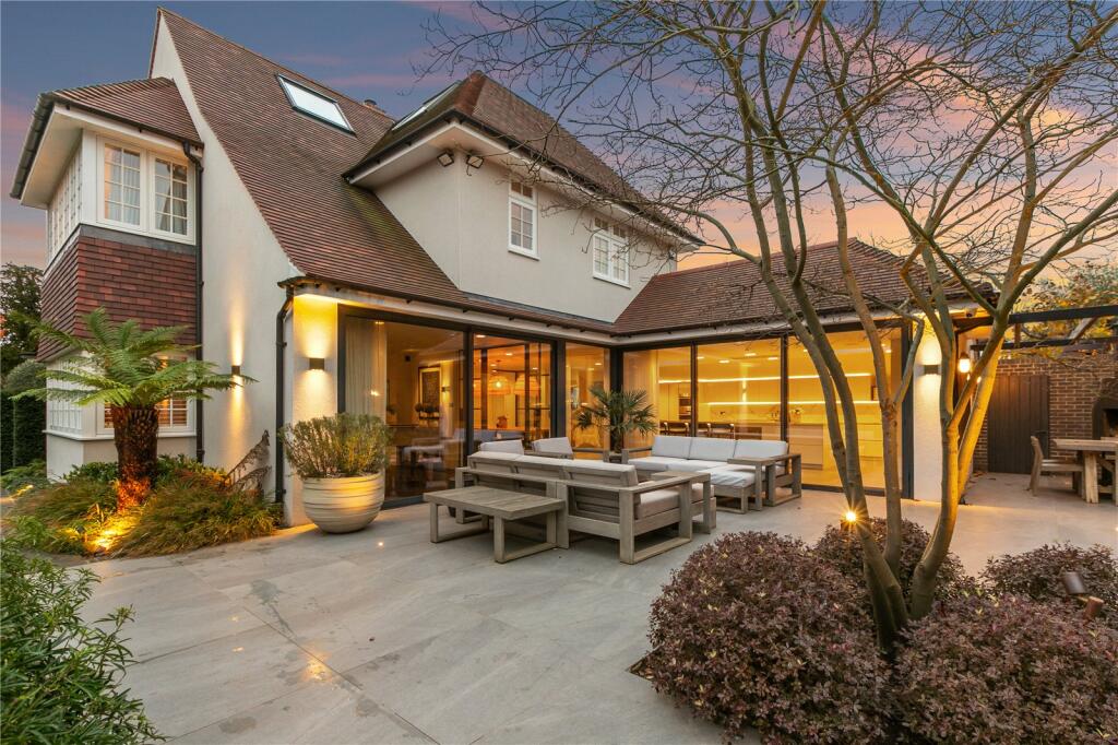 Main image of property: York Avenue, East Sheen, London, SW14